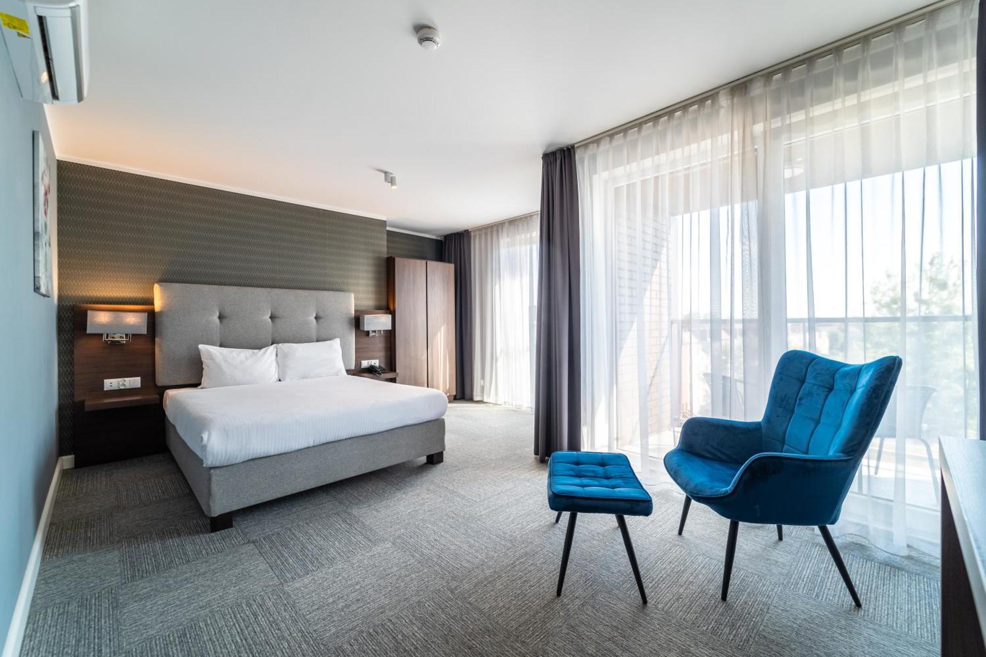 Hotel Weneda Opole Buitenkant foto