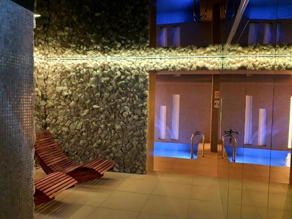 Hotel Weneda Opole Buitenkant foto
