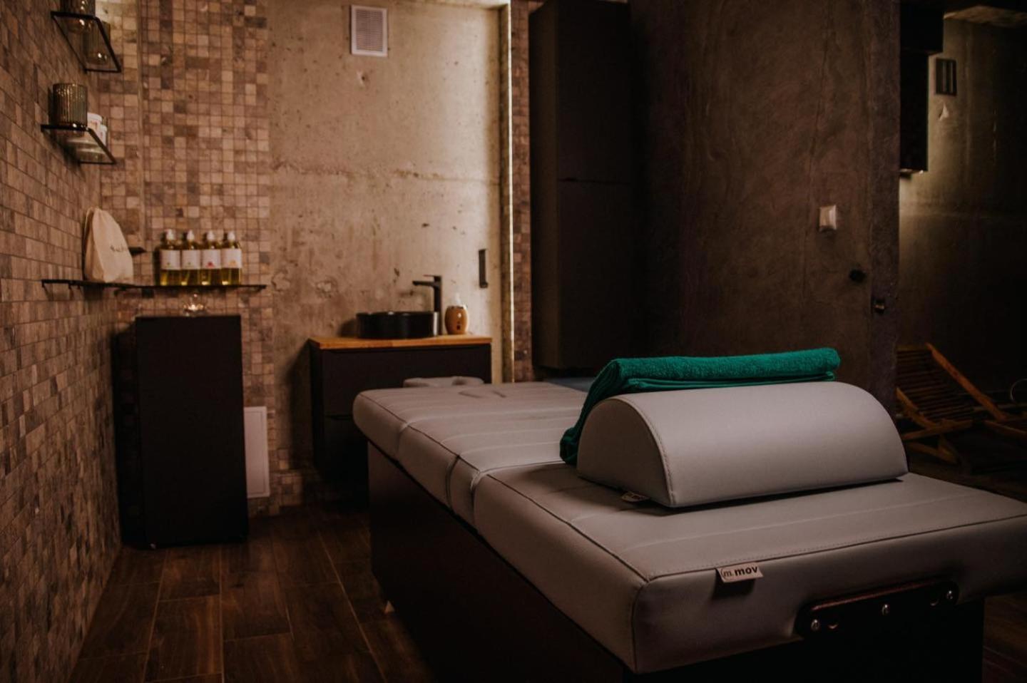 Hotel Weneda Opole Buitenkant foto