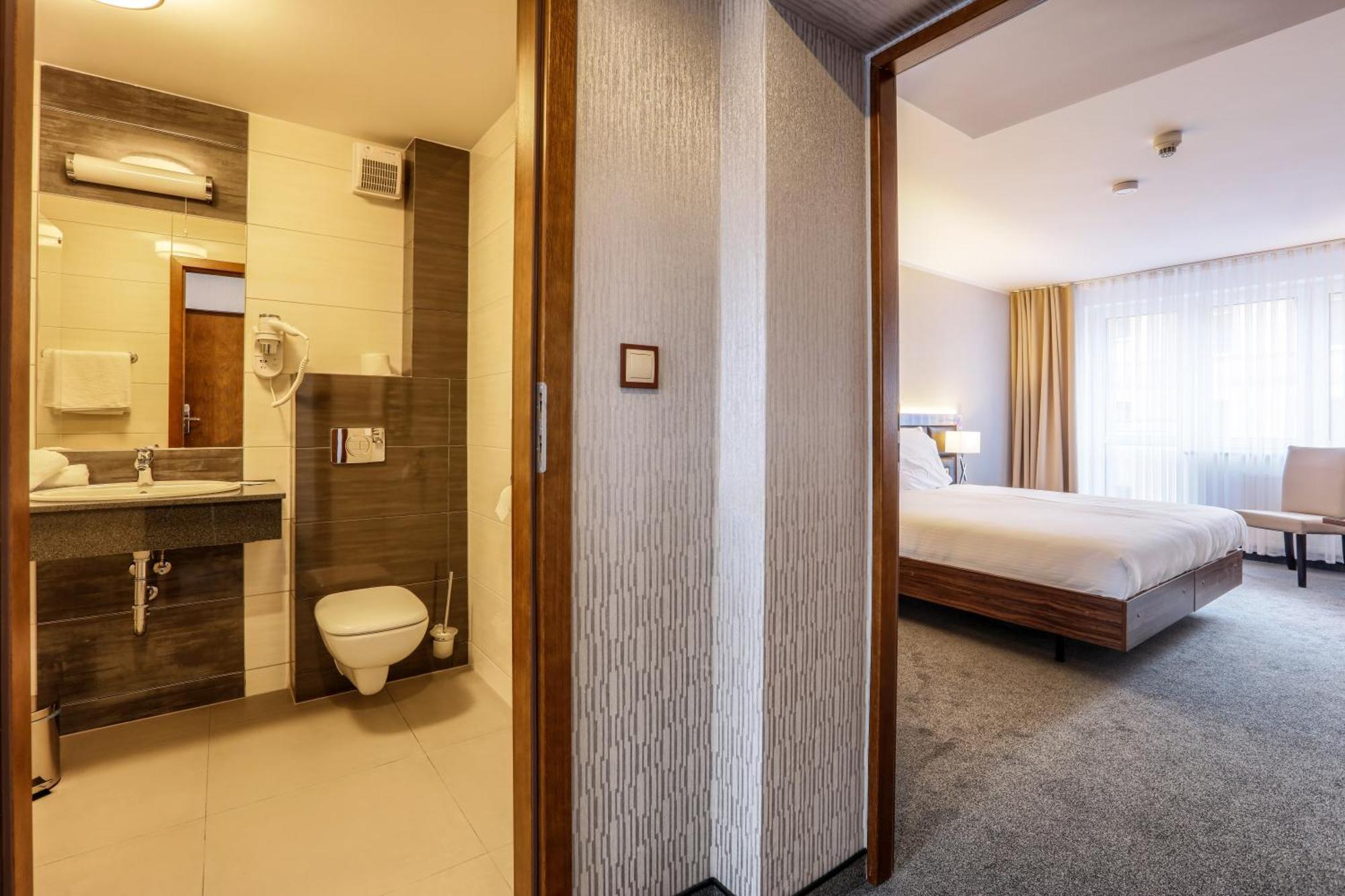 Hotel Weneda Opole Kamer foto