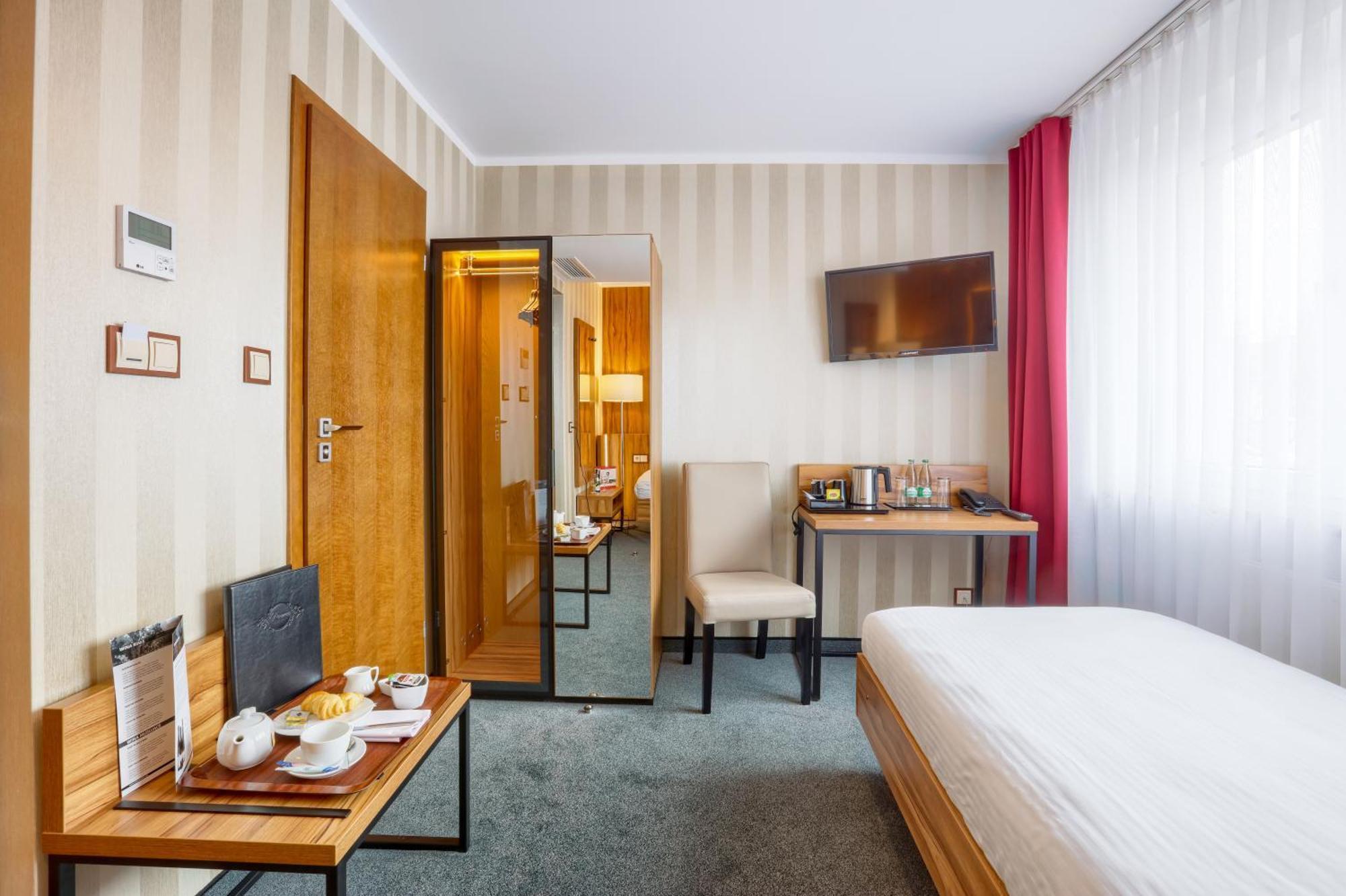 Hotel Weneda Opole Kamer foto