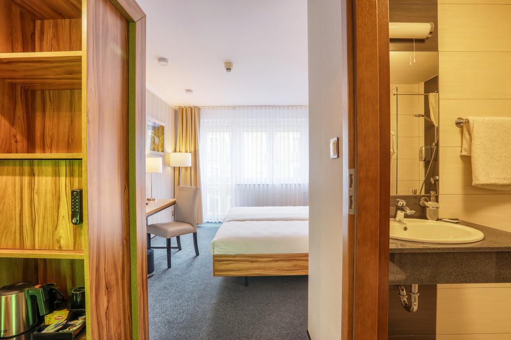 Hotel Weneda Opole Buitenkant foto