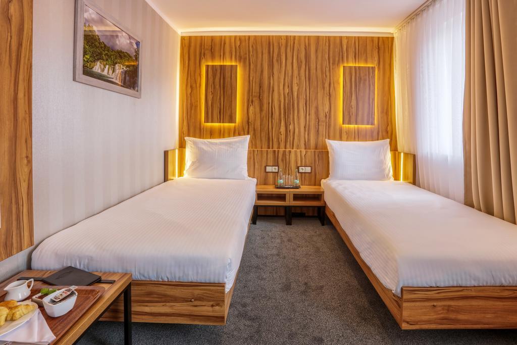 Hotel Weneda Opole Kamer foto